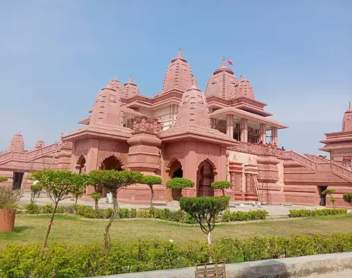 Best places to visit in Jim Corbett includes the beautiful Hanuman Dham temple shrine in Chhoi village near Ramnagar.
